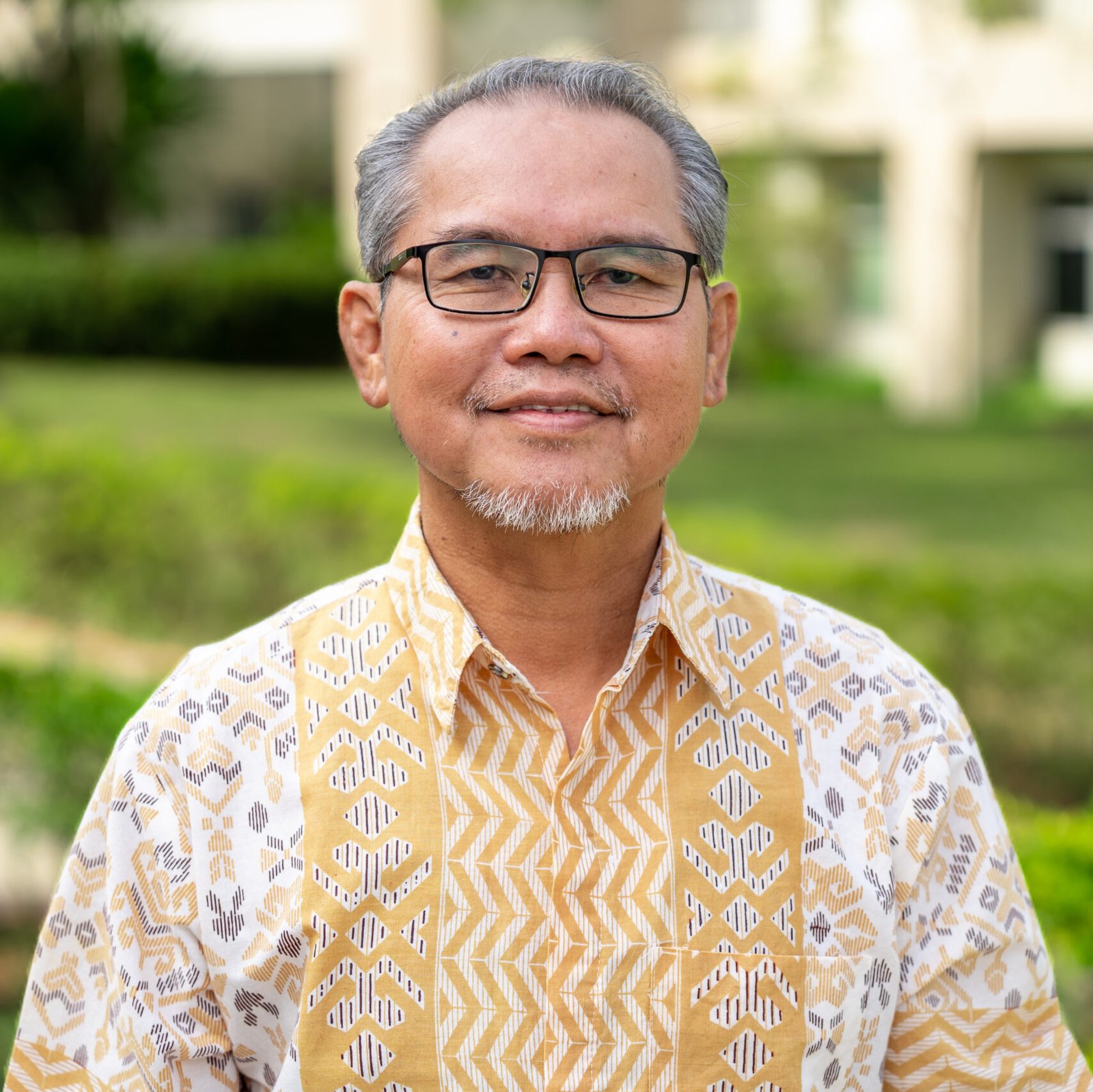 Dr. Naltan Lampadan