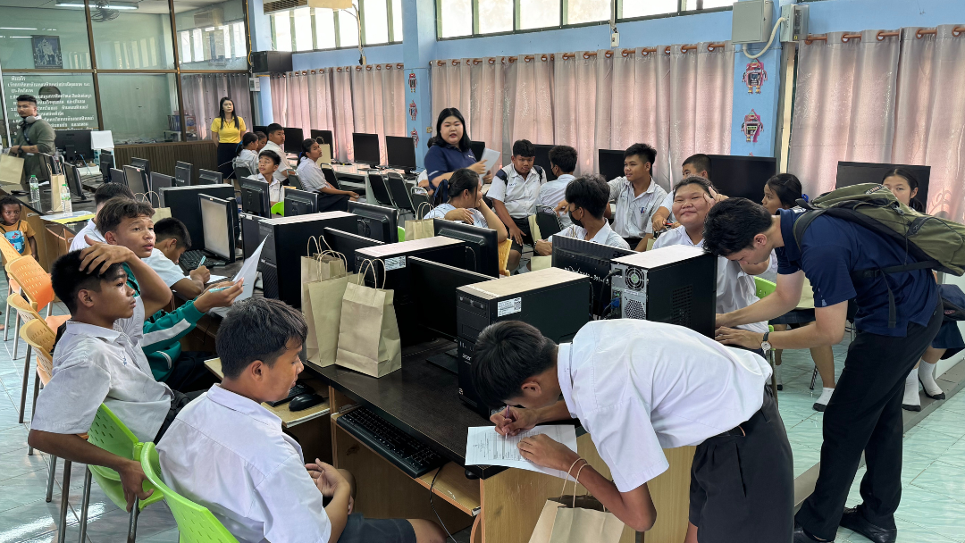 FIT Ignites Tech Spark at Thairat Wittaya School 2024