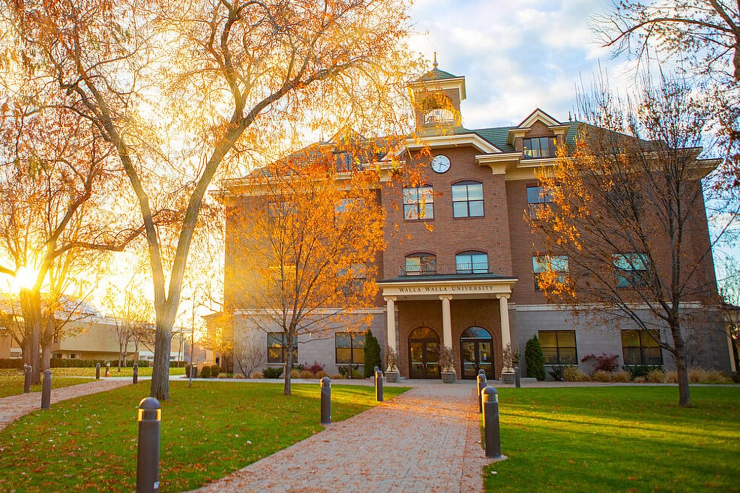 5ecd45c49085d22759b3d82c_WWUCampusinFall1500x1000