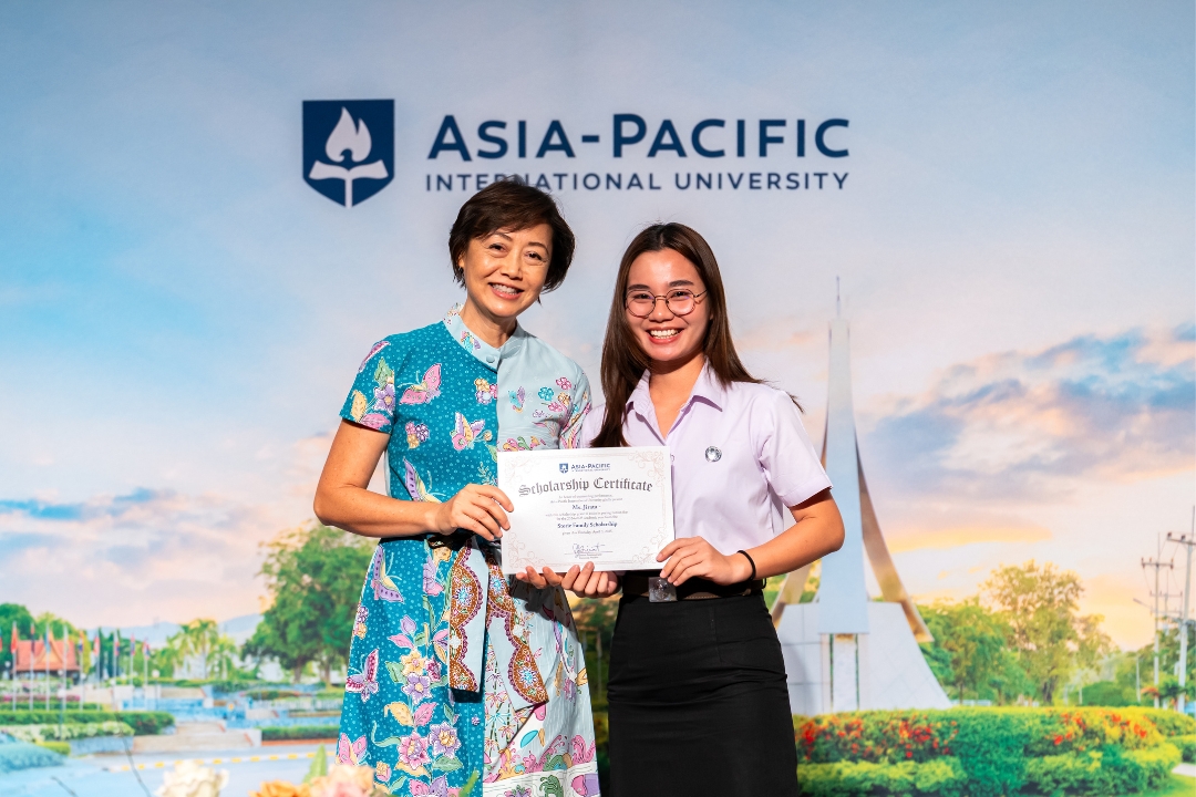 Scholarship (3) Scholarship recipient from FBA