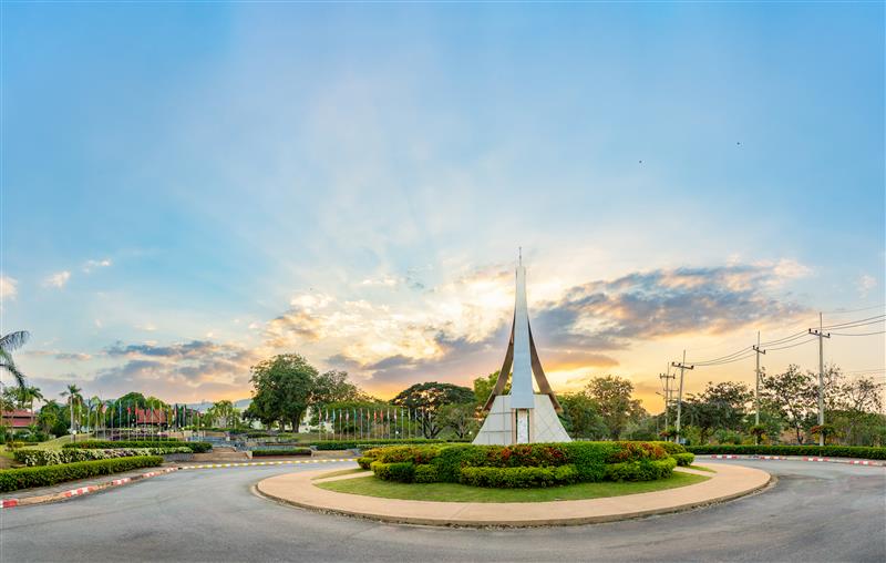 Monument Pano 1@0.5x